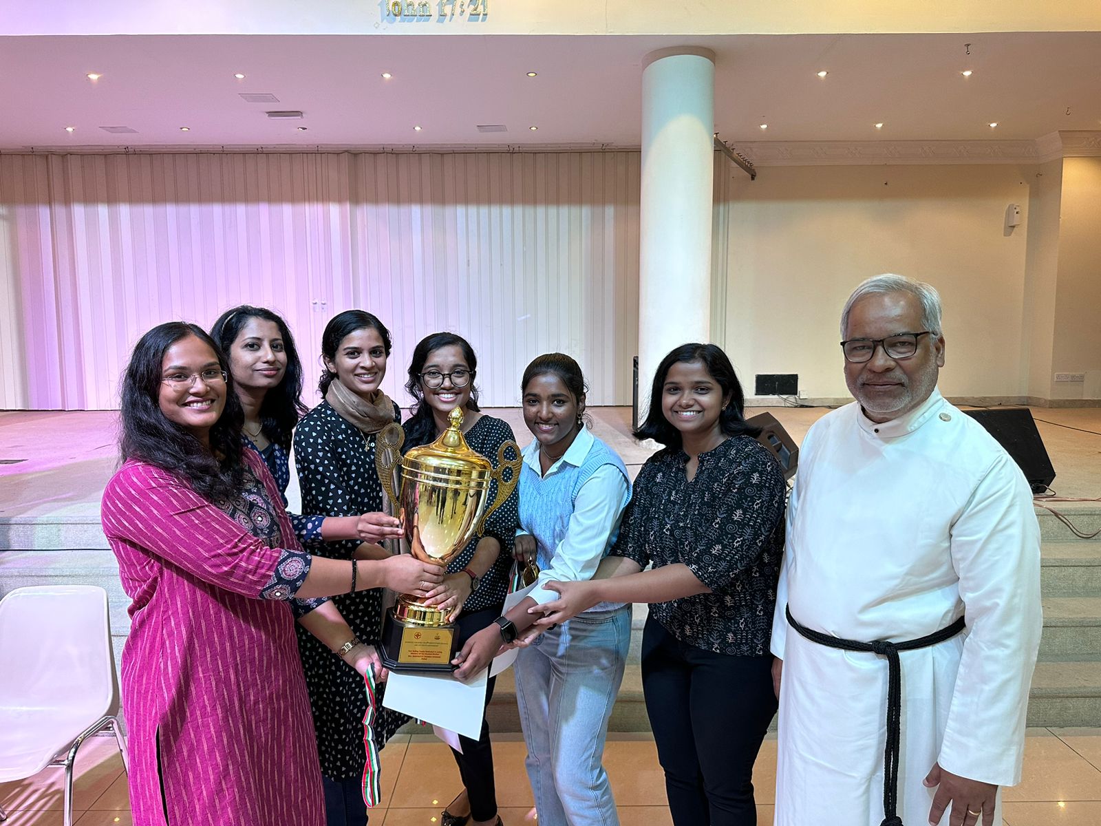 CSI Parish Dubai Seniors Team retain first prize in the UAE Youth Quiz Competition